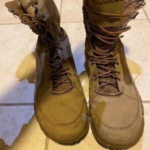 EUC Oakley men’s SI light assault boots - size 8